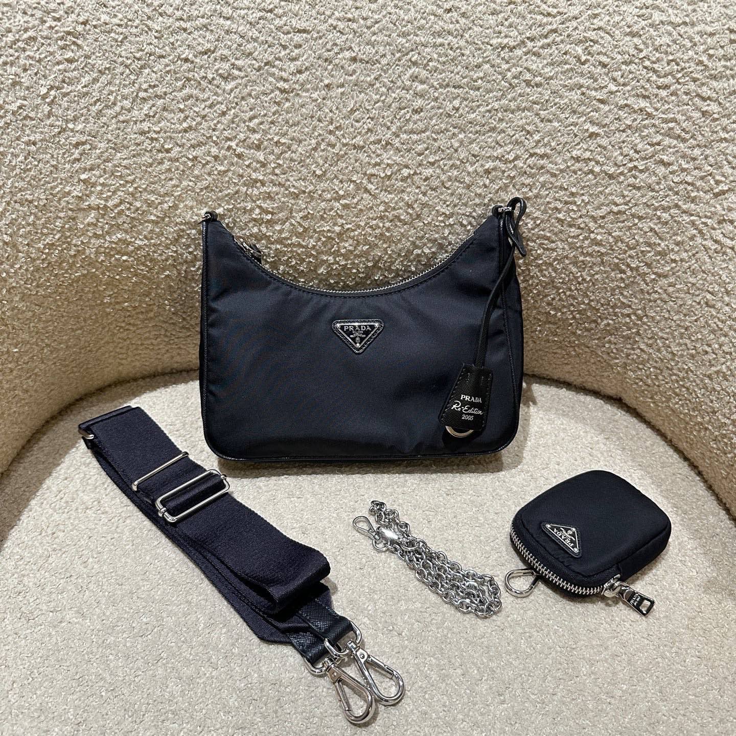 Prada Re-Edition 2005 Hobo