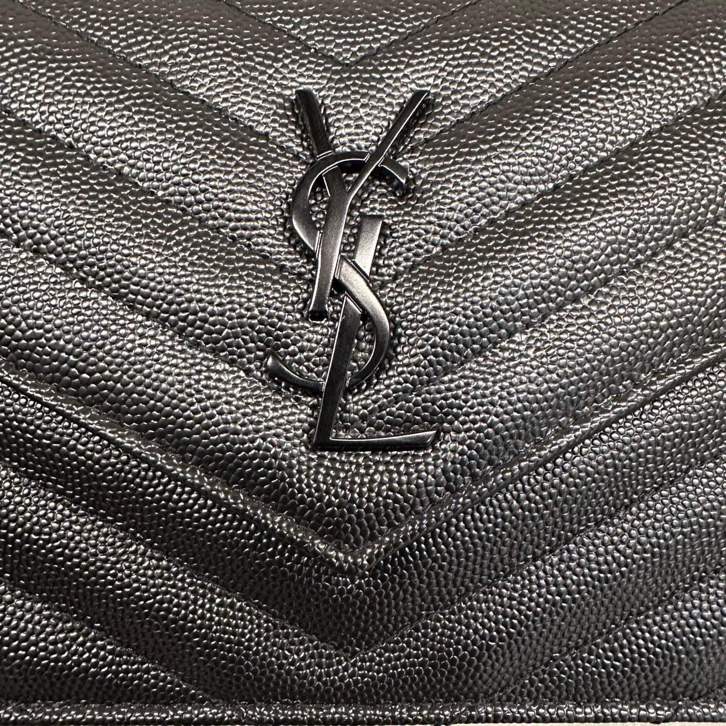 YSL Envelope So Black