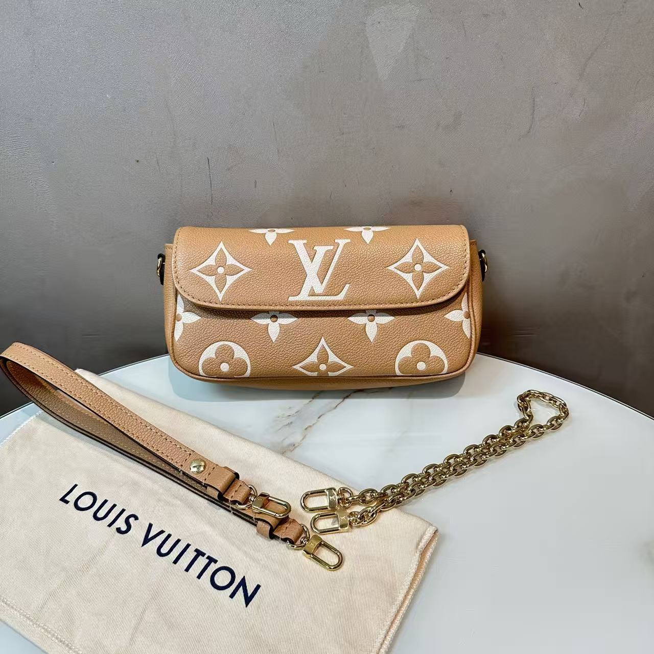 Louis Vuitton Ivy