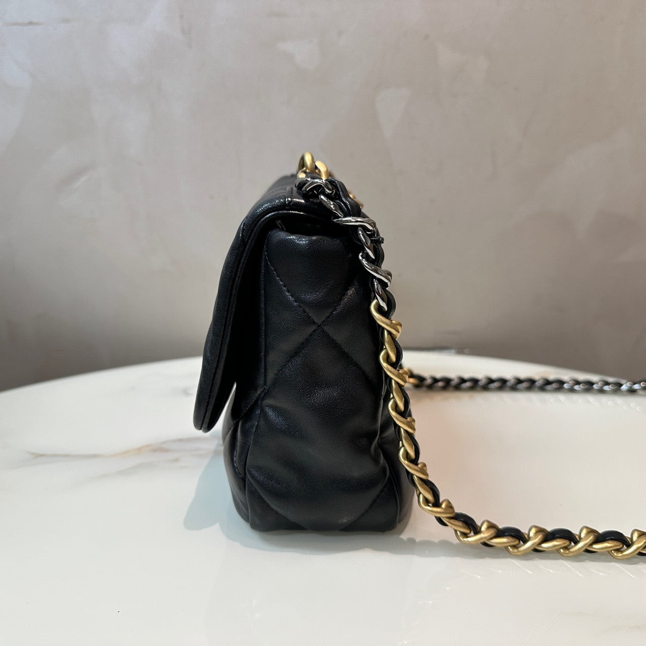 Chanel 19Bag Small Microchip version