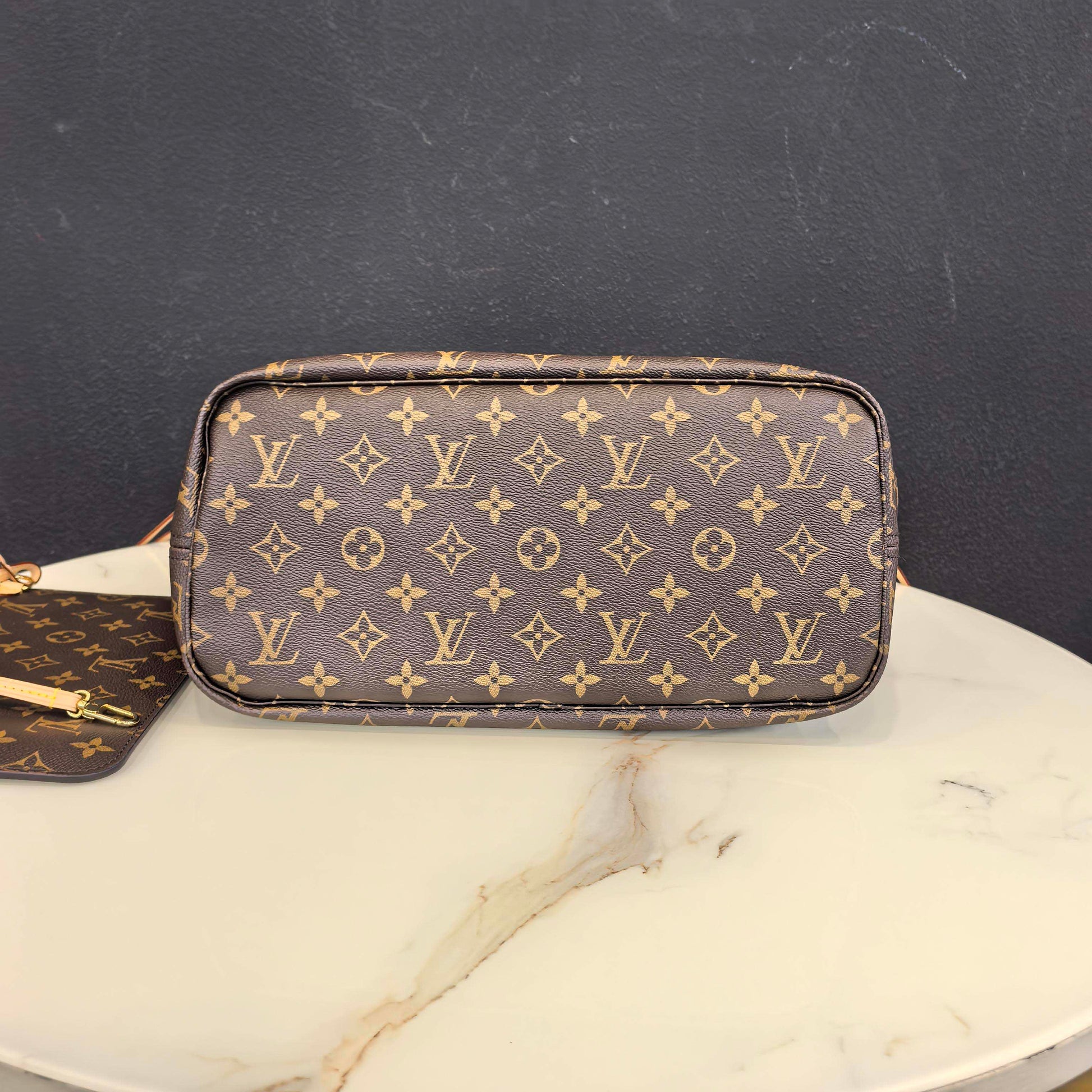 Louis Vuitton Never Full Medium