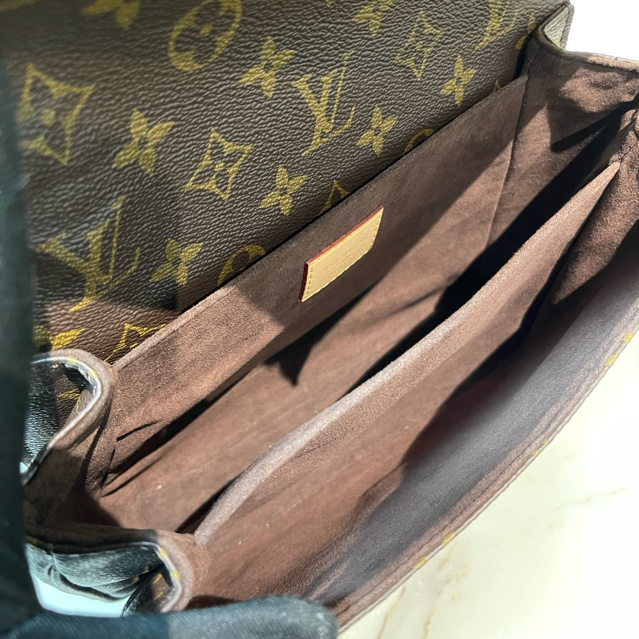 Louis Vuitton Pochette Metis